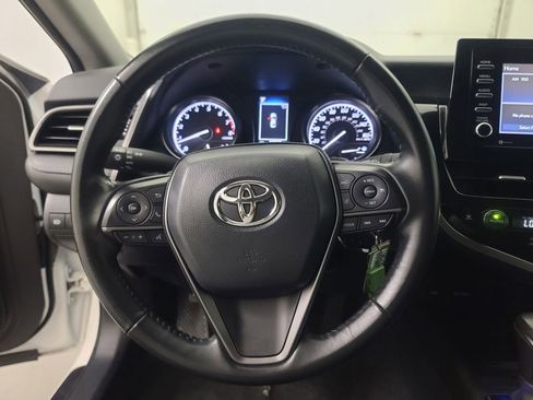 Used 2024 Toyota Camry SE image 30