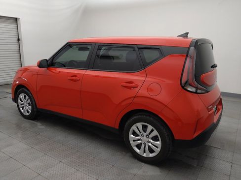 Used 2025 Kia Soul LX image 3