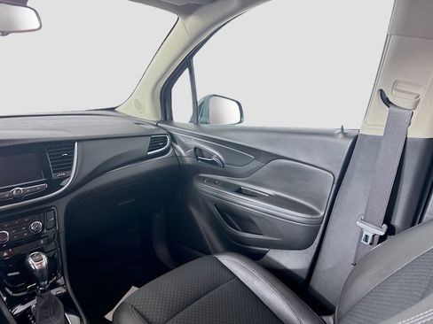 Used 2022 Buick Encore Preferred w/ Safety Package image 16