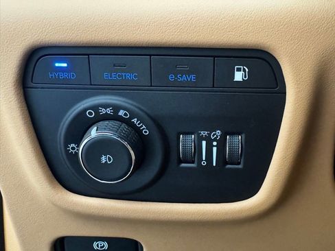 Certified 2023 Jeep Grand Cherokee Summit image 13