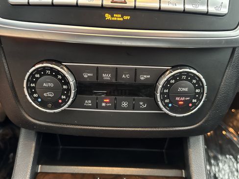 Used 2015 Mercedes-Benz GL 550 4MATIC image 55