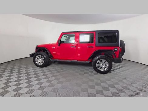 Used 2013 Jeep Wrangler Unlimited Sahara w/ Connectivity Group AWD/4WD image 46