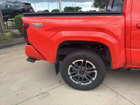 Used 2024 Toyota Tacoma TRD Sport w/ TRD Sport Upgrade Package AWD/4WD image 6