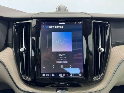 Used 2022 Volvo XC60 T8 Inscription w/ Advanced Package image 29