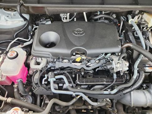 Used 2023 Toyota Highlander Bronze Edition FWD image 22