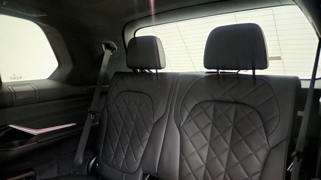 Used 2023 BMW X7 xDrive40i w/ Executive Package AWD/4WD image 49