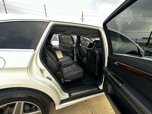 Used 2012 Mercedes-Benz R 350 4MATIC image 34