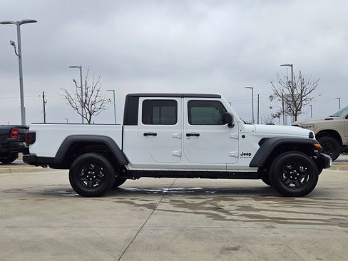 New 2026 Jeep Gladiator Sport image 7
