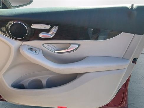 Used 2019 Mercedes-Benz GLC 300 image 9