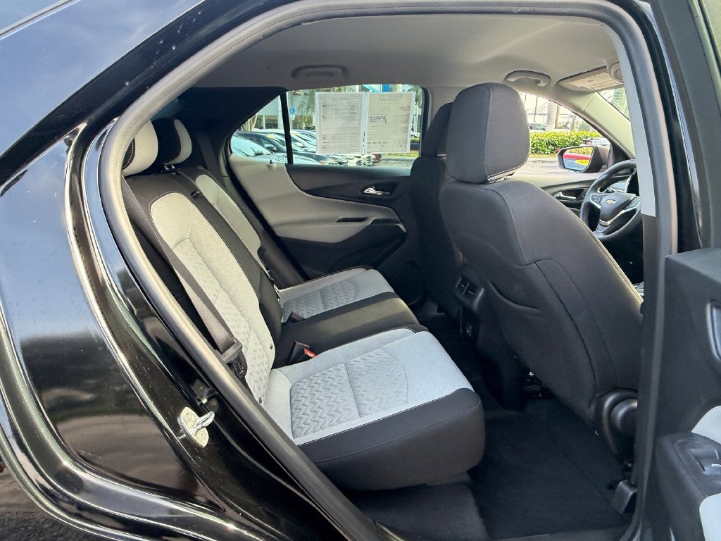 Used 2022 Chevrolet Equinox LS FWD image 16