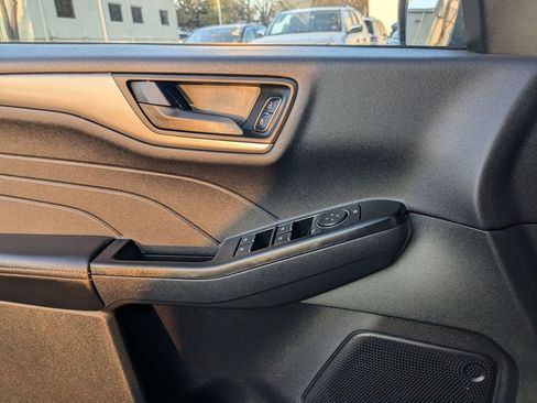 Used 2025 Ford Escape Active image 17