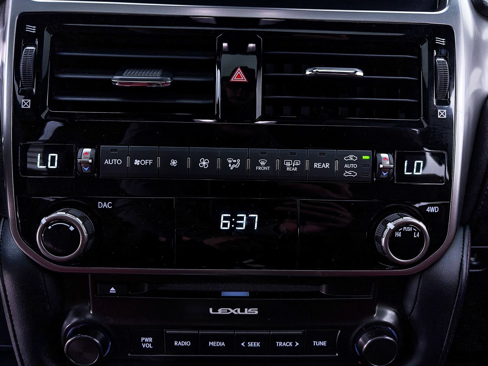 Used 2022 Lexus GX 460 Premium w/ Premium Package AWD/4WD image 24