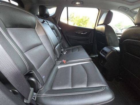 Used 2022 GMC Terrain SLT w/ Elevation Edition FWD image 15
