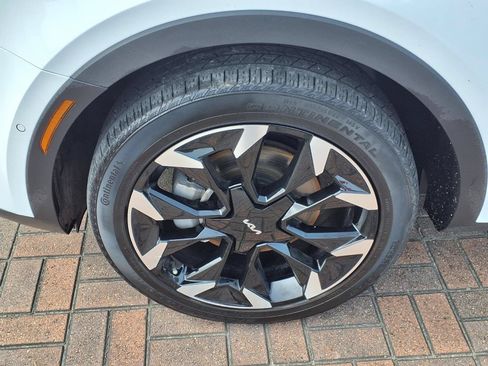 Used 2025 Kia Sorento SX FWD image 10
