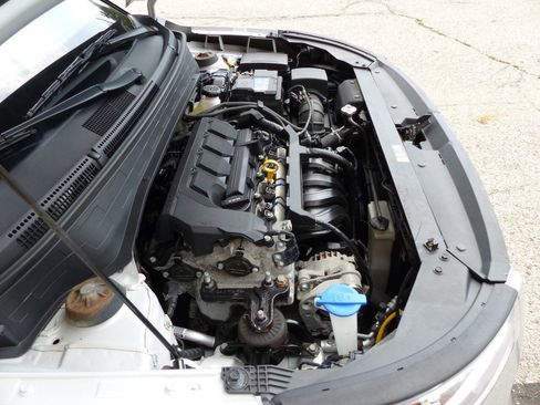 Used 2023 Hyundai Venue SEL w/ Cargo Package FWD image 18