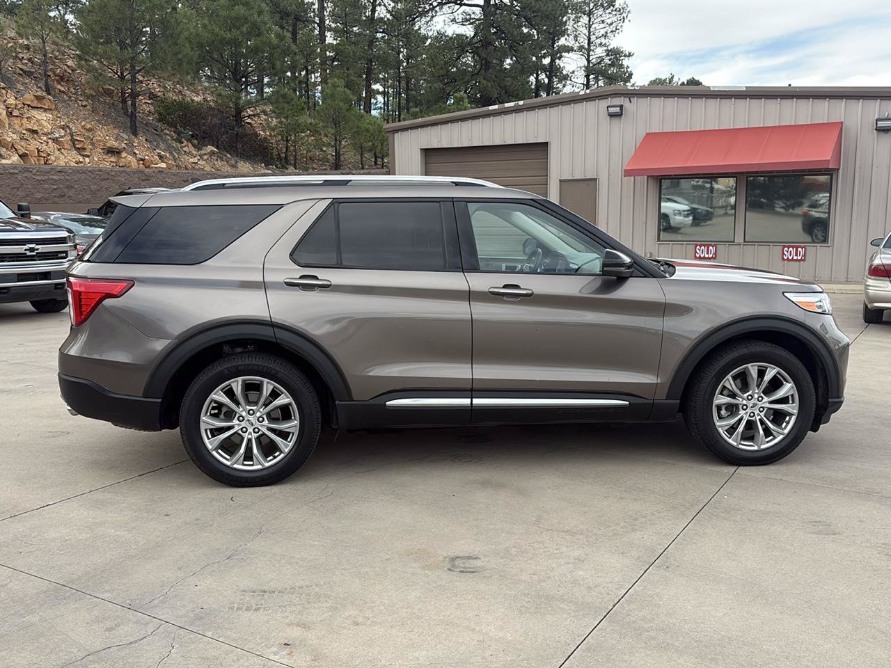 Used 2021 Ford Explorer Limited AWD/4WD image 8