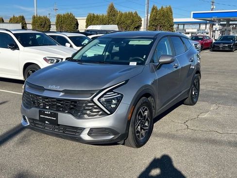 Certified 2024 Kia Sportage LX image 4