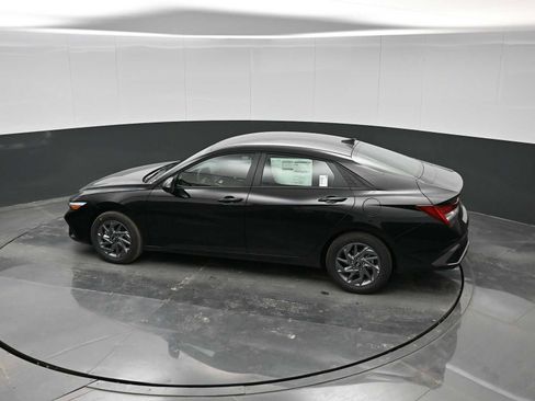 New 2026 Hyundai Elantra Blue image 26