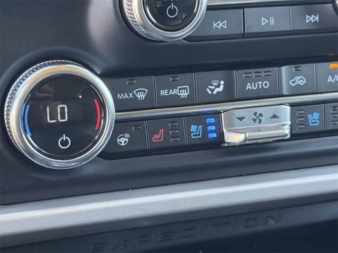 Used 2024 Ford Expedition Max XLT image 22