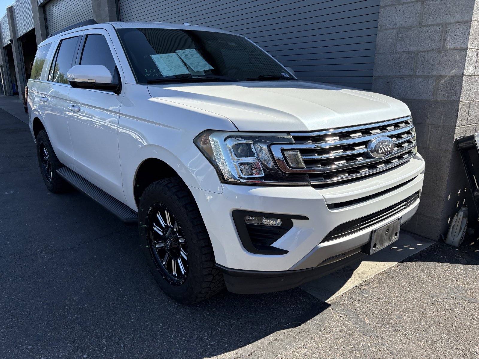 Used 2019 Ford Expedition XLT RWD image 3
