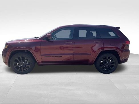 Used 2019 Jeep Grand Cherokee Altitude AWD/4WD image 4
