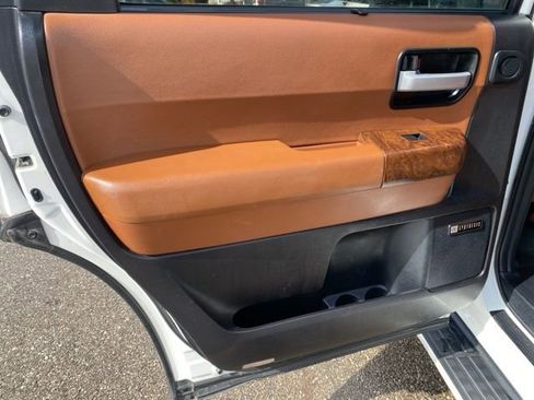 Used 2010 Toyota Sequoia Platinum image 20