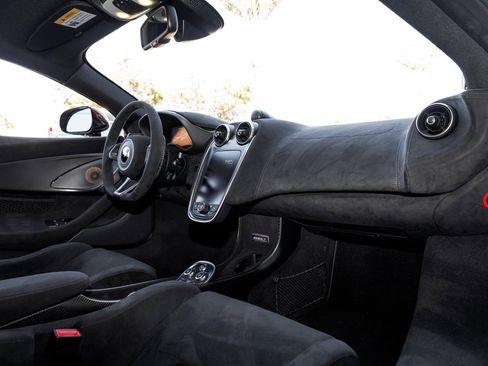 Used 2019 McLaren 600LT image 22