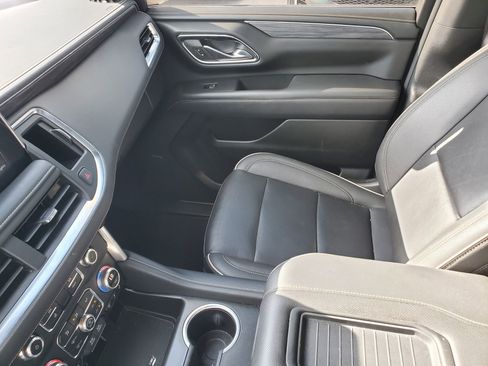 Used 2023 GMC Yukon SLT w/ SLT Premium Package image 27