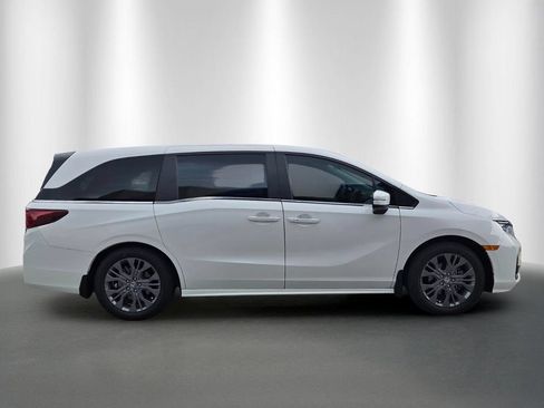 Certified 2025 Honda Odyssey Touring image 2