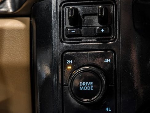 Used 2024 Ford F350 Lariat w/ FX4 Off-Road Package AWD/4WD image 28