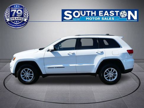 Used 2018 Jeep Grand Cherokee Laredo AWD/4WD image 7