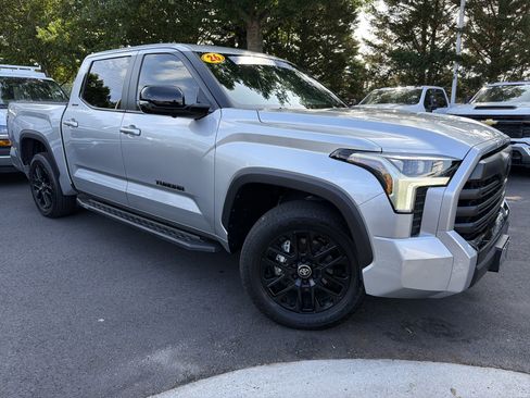 Used 2026 Toyota Tundra Limited AWD/4WD image 2