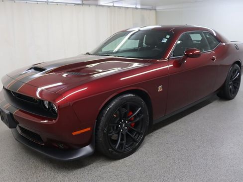 Used 2019 Dodge Challenger R/T Scat Pack w/ Plus Package RWD image 3
