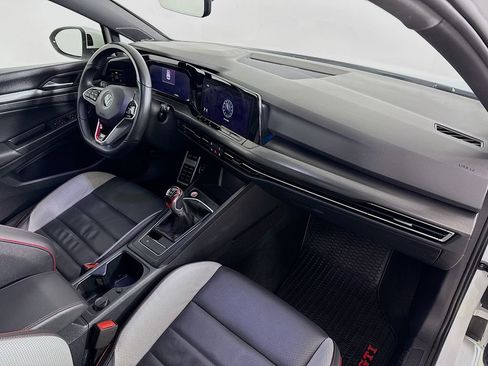 Used 2022 Volkswagen GTI SE image 31