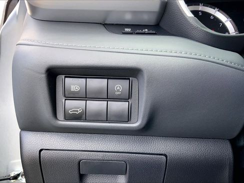 Certified 2025 Toyota Highlander XLE image 32