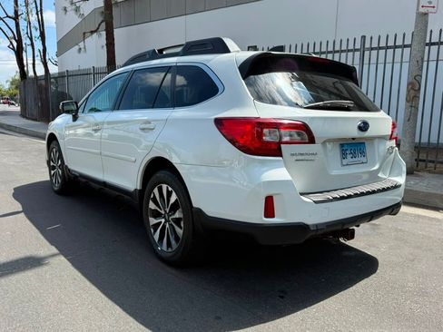 Used 2016 Subaru Outback 2.5i Limited AWD/4WD image 5