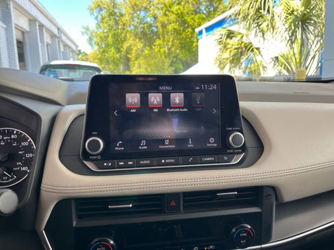 Used 2025 Nissan Rogue SV image 20