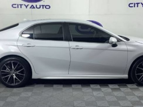 Used 2023 Toyota Camry SE FWD image 8