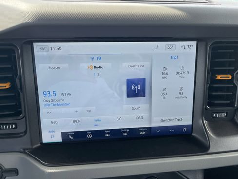 Used 2022 Ford Bronco Badlands image 15