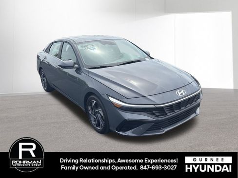 Certified 2025 Hyundai Elantra SEL FWD image 2