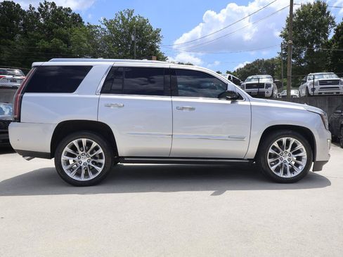 Used 2017 Cadillac Escalade Premium Luxury AWD/4WD image 8