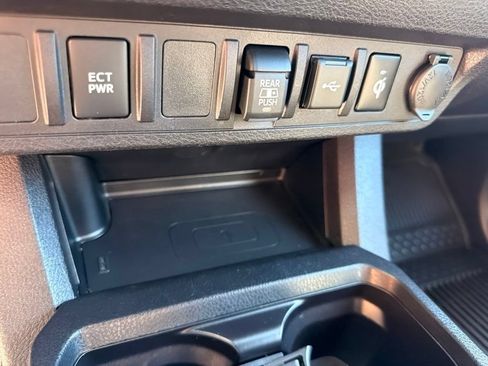 Used 2023 Toyota Tacoma TRD Sport AWD/4WD image 25