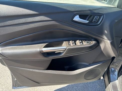 Used 2019 Ford Escape SEL image 15