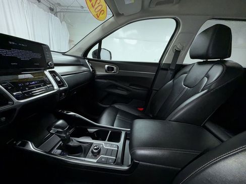Used 2022 Kia Sorento S image 21