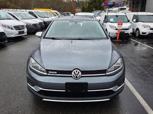 Used 2018 Volkswagen Golf Alltrack SE image 2