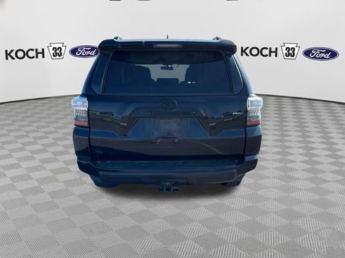 Used 2017 Toyota 4Runner TRD Off-Road AWD/4WD image 7