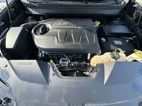 Used 2019 Jeep Cherokee Latitude Plus w/ Cold Weather Group image 24