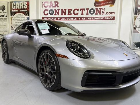 Used 2021 Porsche 911 Carrera 4S AWD/4WD image 2
