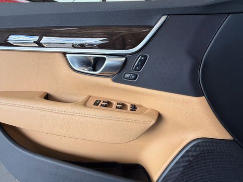 Used 2017 Volvo S90 T6 Momentum w/ Vision Package AWD/4WD image 18