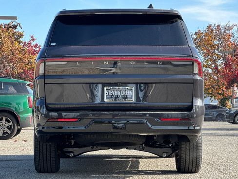 New 2025 Lincoln Navigator L Reserve w/ Jet Appearance Package image 6